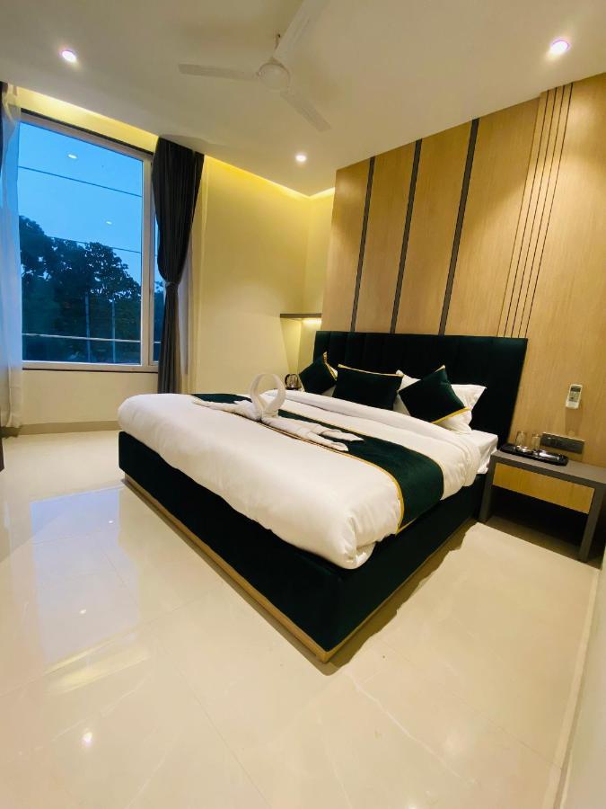 Hotel 51 Amritsar Exteriör bild
