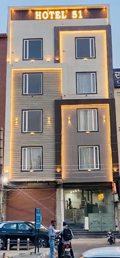 Hotel 51 Amritsar Exteriör bild
