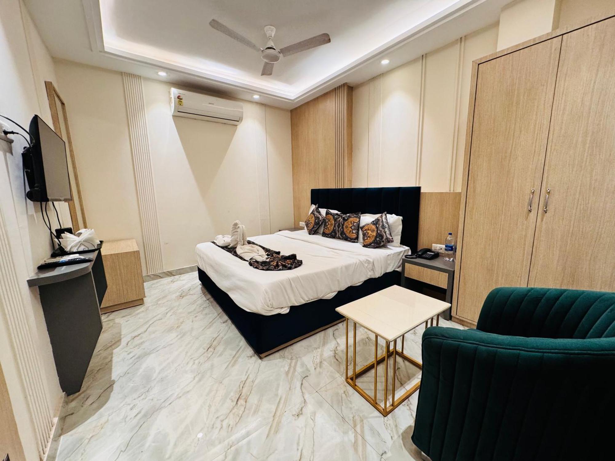 Hotel 51 Amritsar Exteriör bild