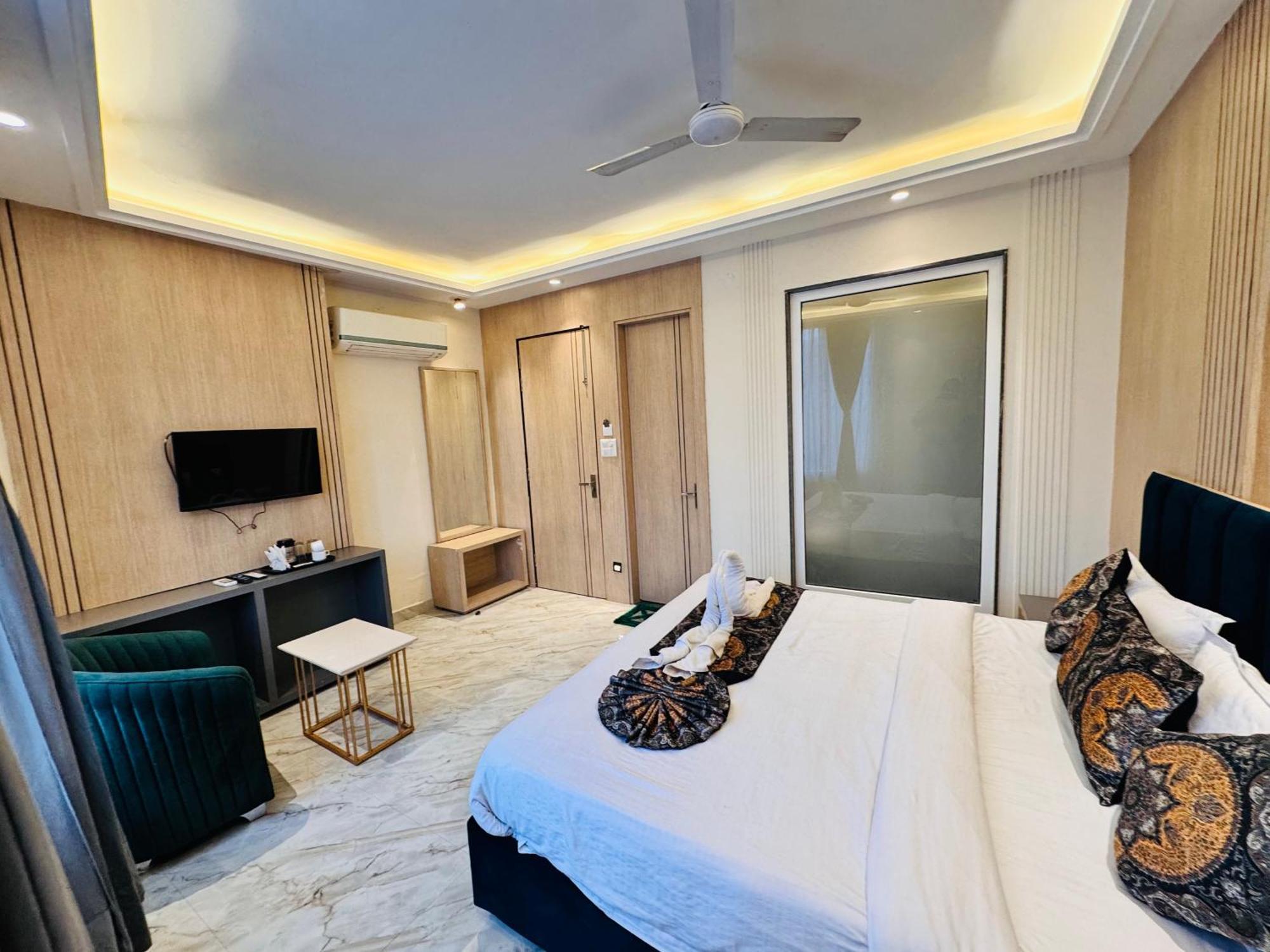Hotel 51 Amritsar Exteriör bild