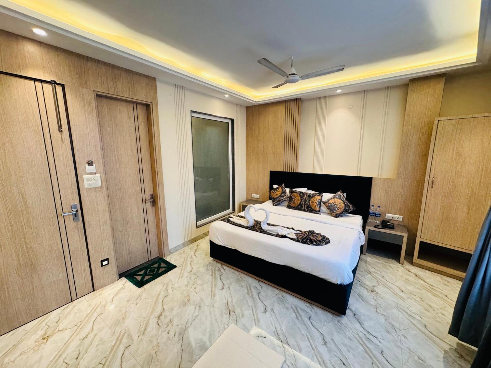 Hotel 51 Amritsar Exteriör bild